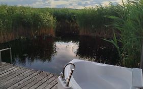 Pfahlbau Sunset I Toplage Elektroboot inklusive